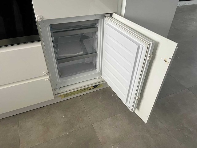 Keuken met bauknecht apparatuur - afbeelding 11 van  21