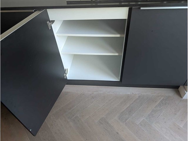 Keuken met bauknecht apparatuur - afbeelding 5 van  19