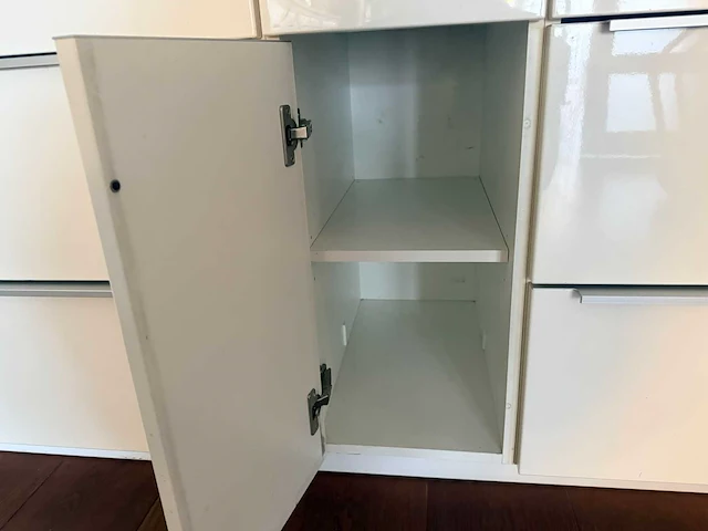 Keuken met bauknecht apparatuur - afbeelding 2 van  53