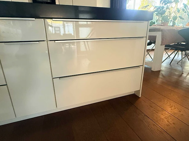 Keuken met bauknecht apparatuur - afbeelding 6 van  53