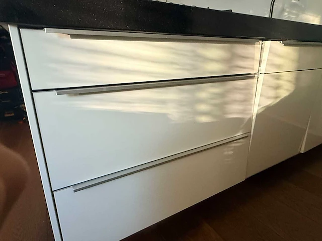 Keuken met bauknecht apparatuur - afbeelding 8 van  53