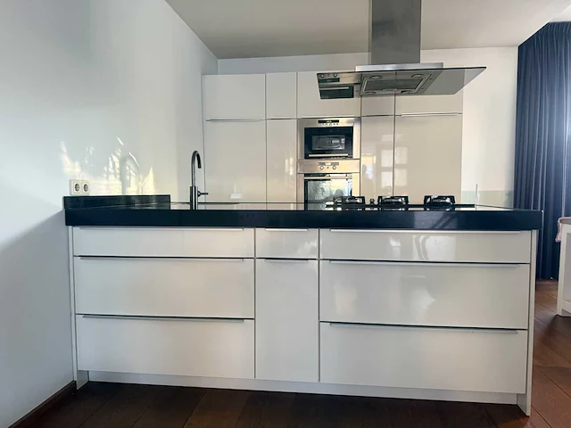 Keuken met bauknecht apparatuur - afbeelding 1 van  53