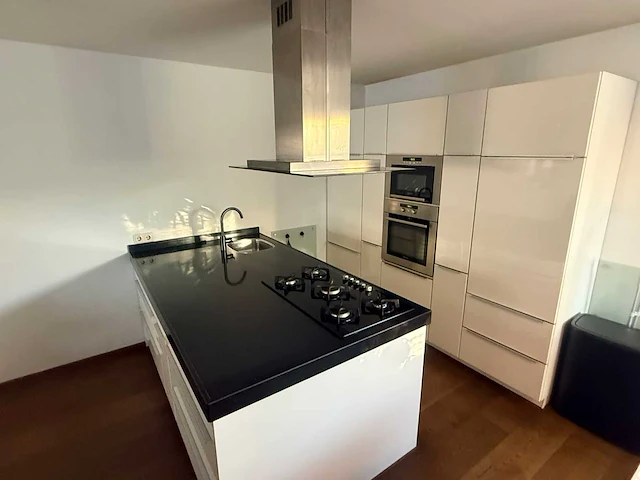 Keuken met bauknecht apparatuur - afbeelding 12 van  53