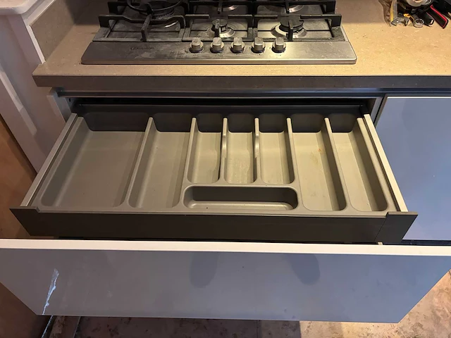Keuken met bauknecht apparatuur - afbeelding 4 van  19