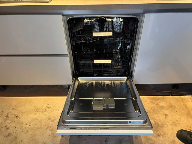 Keuken met bauknecht apparatuur - afbeelding 7 van  19