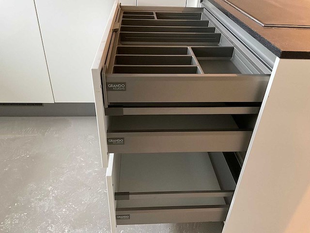 Keuken met bauknecht apparatuur - afbeelding 10 van  22