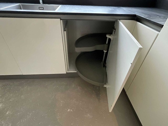 Keuken met bauknecht apparatuur - afbeelding 11 van  22