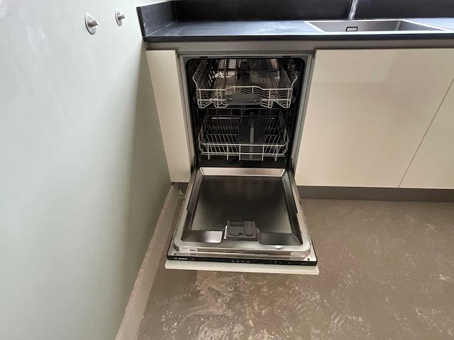 Keuken met bauknecht apparatuur - afbeelding 13 van  22