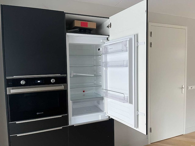 Keuken met bauknecht apparatuur - afbeelding 21 van  24