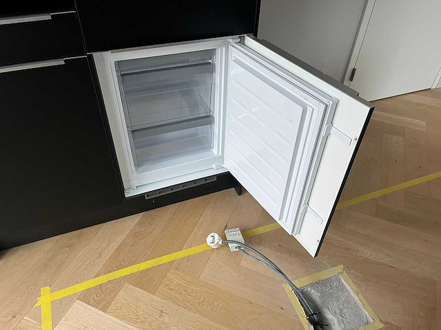 Keuken met bauknecht apparatuur - afbeelding 22 van  24