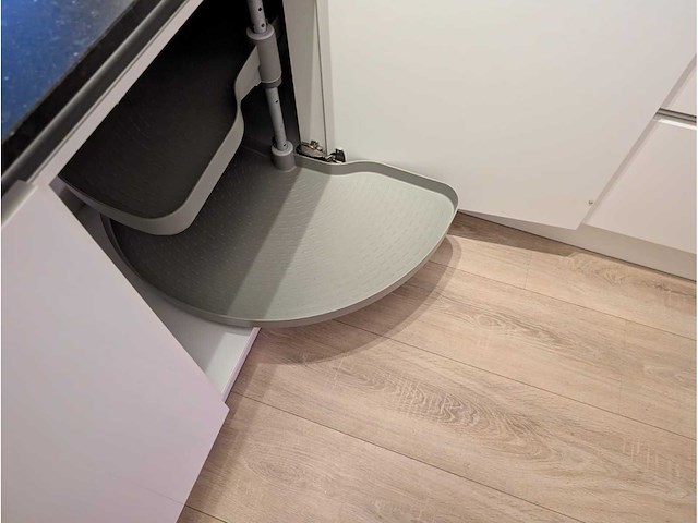 Keuken met bauknecht apparatuur - afbeelding 8 van  32