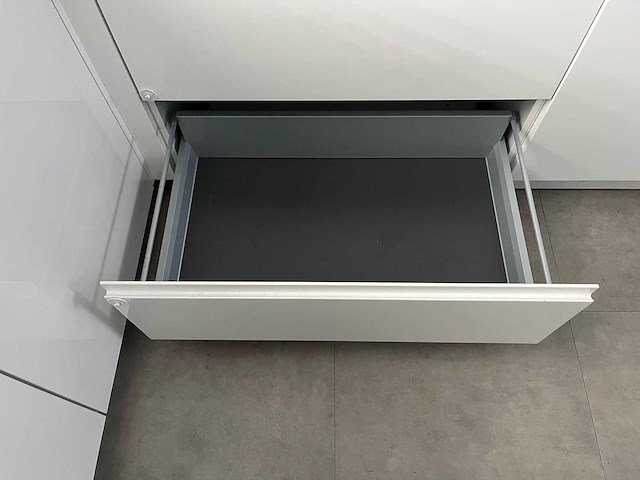 Keuken met bauknecht apparatuur - afbeelding 3 van  21