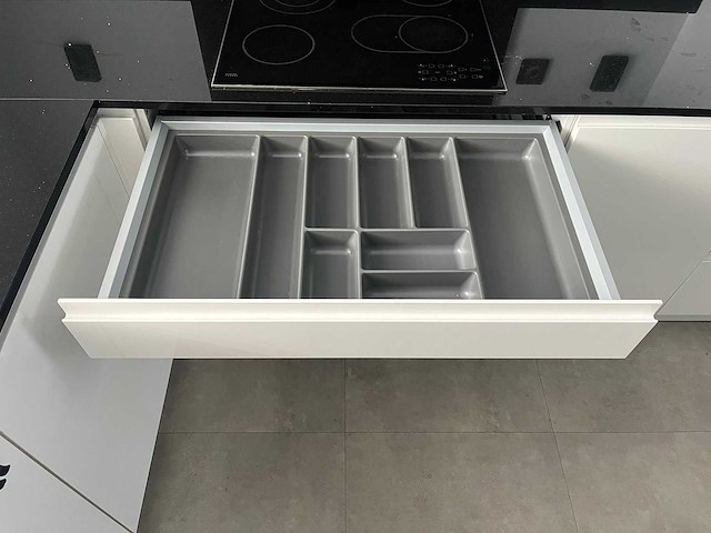 Keuken met bauknecht apparatuur - afbeelding 5 van  21