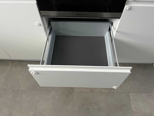 Keuken met bauknecht apparatuur - afbeelding 7 van  21