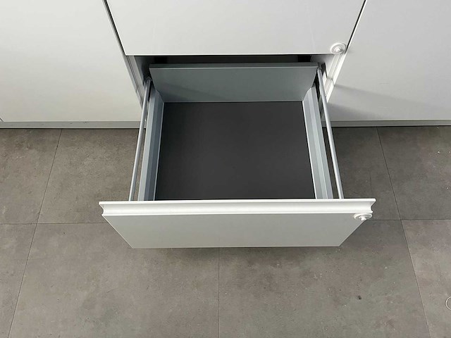 Keuken met bauknecht apparatuur - afbeelding 17 van  21