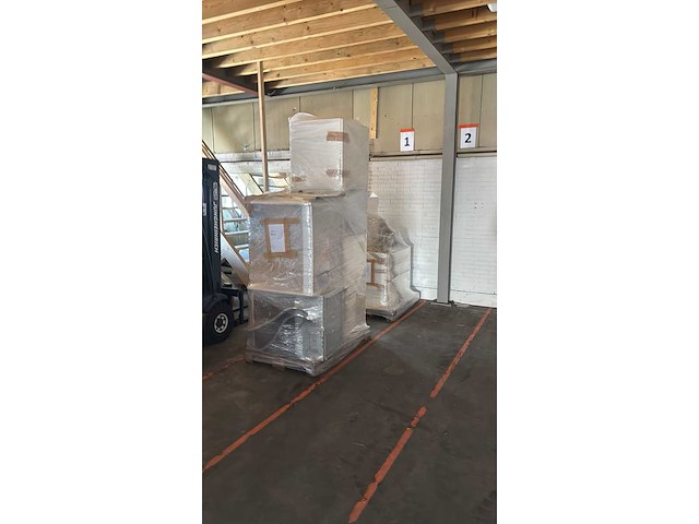 Keuken met bauknecht / whirlpool apparatuur - afbeelding 9 van  17