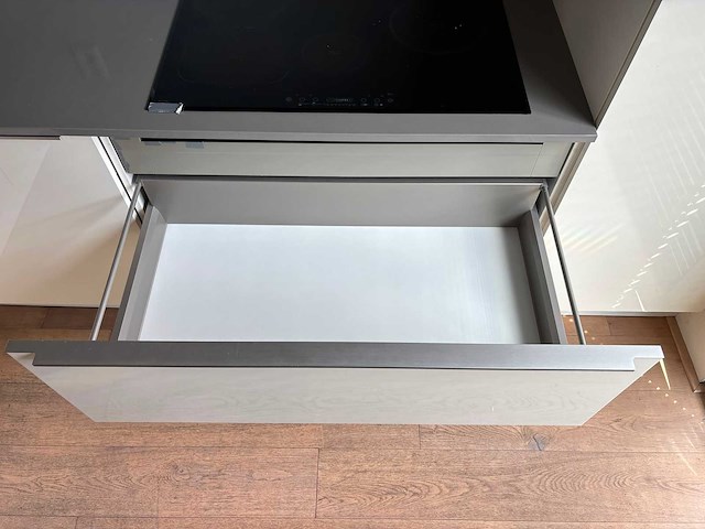 Keuken met bauknecht / whirlpool apparatuur - afbeelding 16 van  17