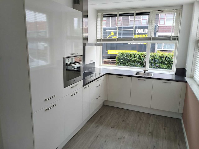 Keuken met bauknecht - afbeelding 1 van  19