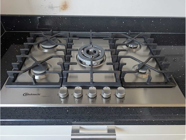Keuken met bauknecht/bosch apparatuur - afbeelding 9 van  29