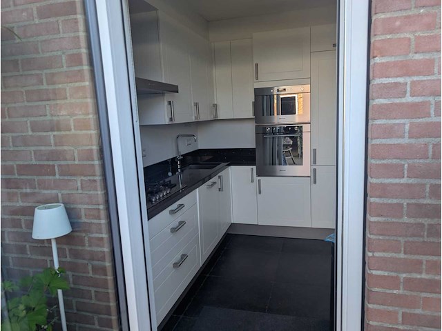 Keuken met bauknecht/bosch apparatuur - afbeelding 1 van  29