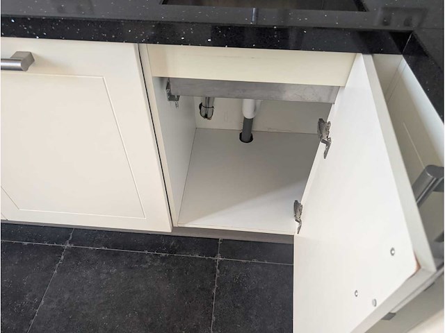 Keuken met bauknecht/bosch apparatuur - afbeelding 13 van  29