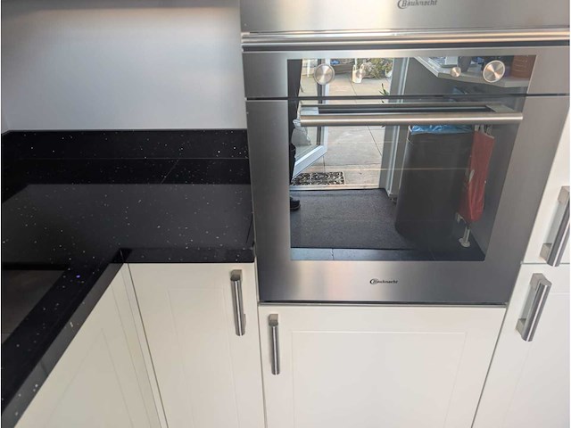 Keuken met bauknecht/bosch apparatuur - afbeelding 27 van  29