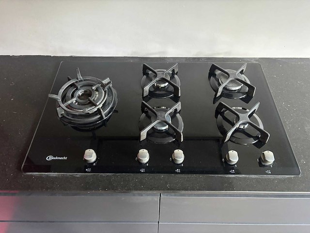 Keuken met bauknecht/whirlpool apparatuur - afbeelding 3 van  12