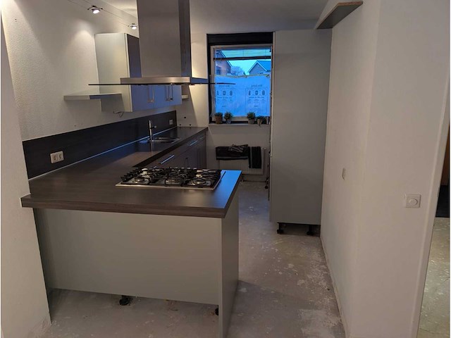 Keuken met bauknecht/whirlpool appartuur - afbeelding 1 van  39