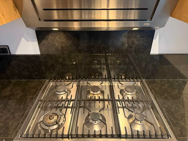 Keuken met boretti / siemens apparatuur - afbeelding 1 van  7
