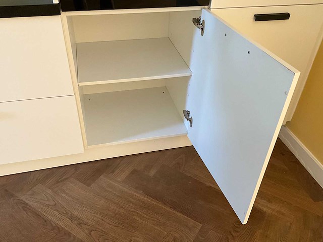 Keuken met boretti/siemens apparatuur - afbeelding 29 van  49