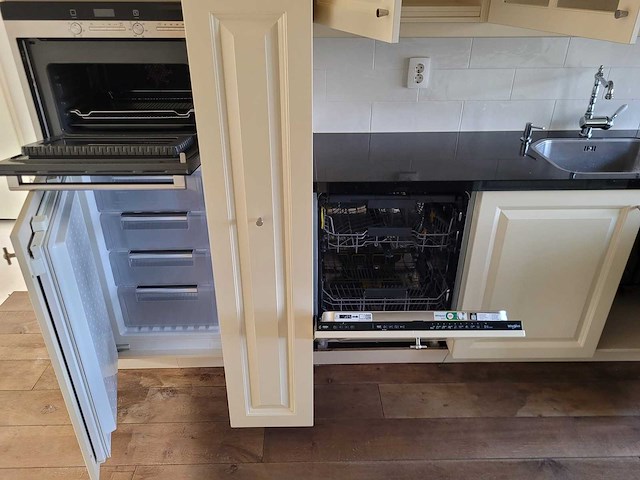 Keuken met boretti/siemens apparatuur - afbeelding 6 van  30