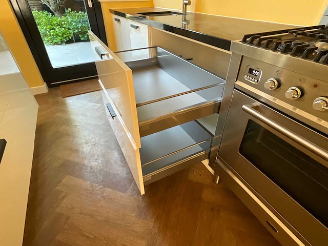 Keuken met boretti/siemens apparatuur - afbeelding 15 van  49