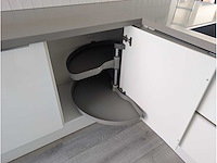 Keuken met bosch apparatuur en novy fornuis - afbeelding 10 van  40