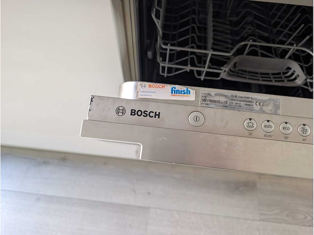 Keuken met bosch apparatuur en novy fornuis - afbeelding 6 van  40