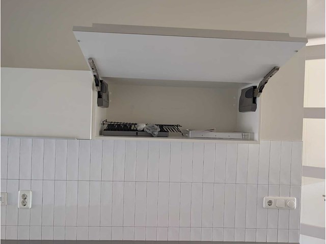 Keuken met bosch apparatuur en novy fornuis - afbeelding 9 van  40