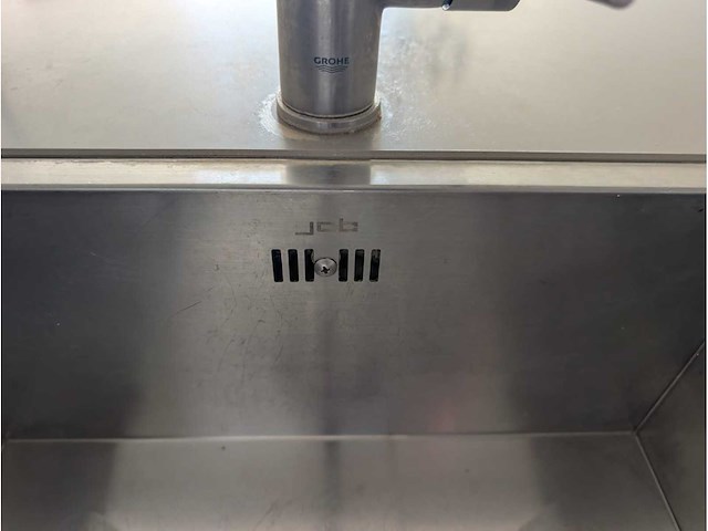 Keuken met bosch apparatuur en novy fornuis - afbeelding 15 van  40