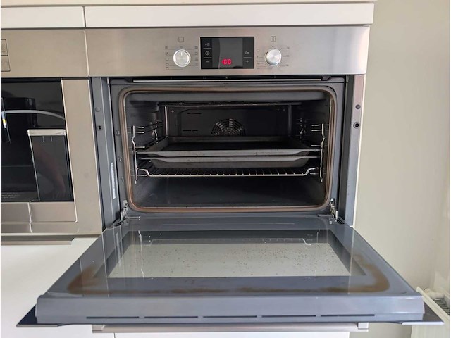 Keuken met bosch apparatuur en novy fornuis - afbeelding 30 van  40