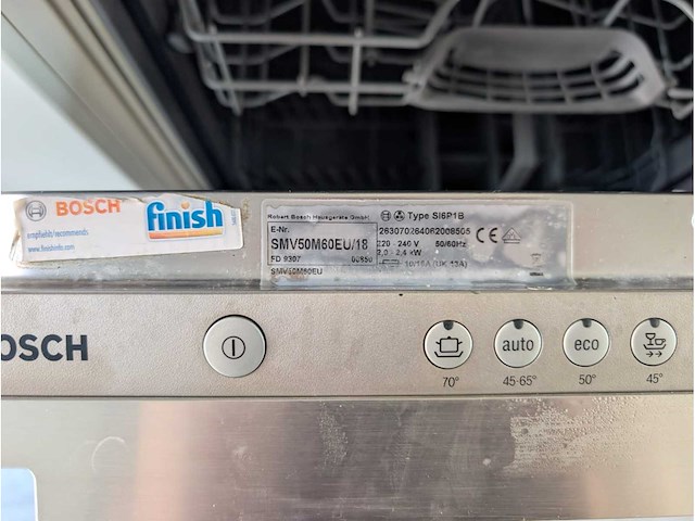 Keuken met bosch apparatuur en novy fornuis - afbeelding 35 van  40