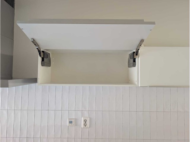 Keuken met bosch apparatuur en novy fornuis - afbeelding 7 van  39