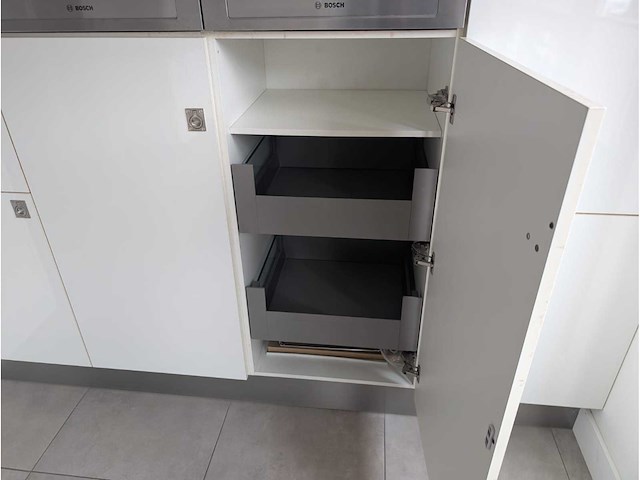 Keuken met bosch apparatuur - afbeelding 9 van  52