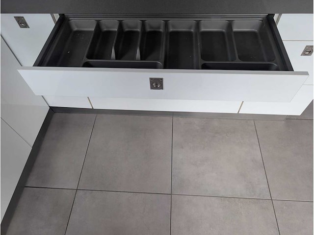 Keuken met bosch apparatuur - afbeelding 33 van  52