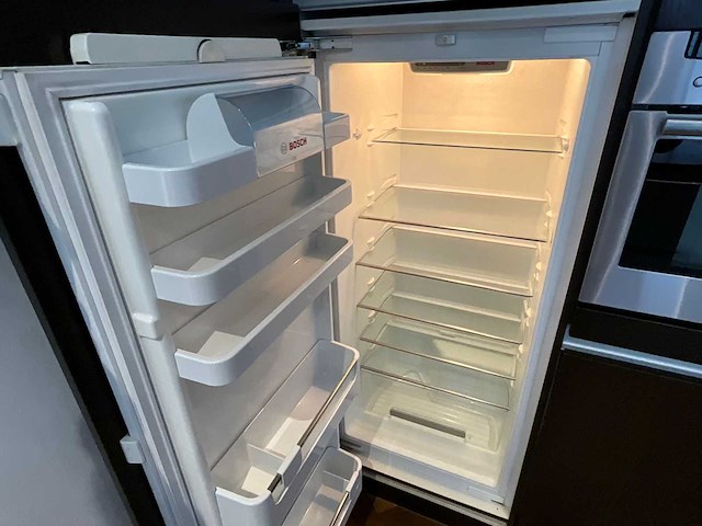 Keuken met bosch apparatuur - afbeelding 15 van  60