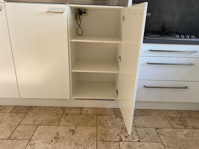 Keuken met bosch apparatuur - afbeelding 5 van  24