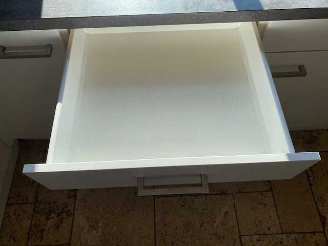 Keuken met bosch apparatuur - afbeelding 6 van  24