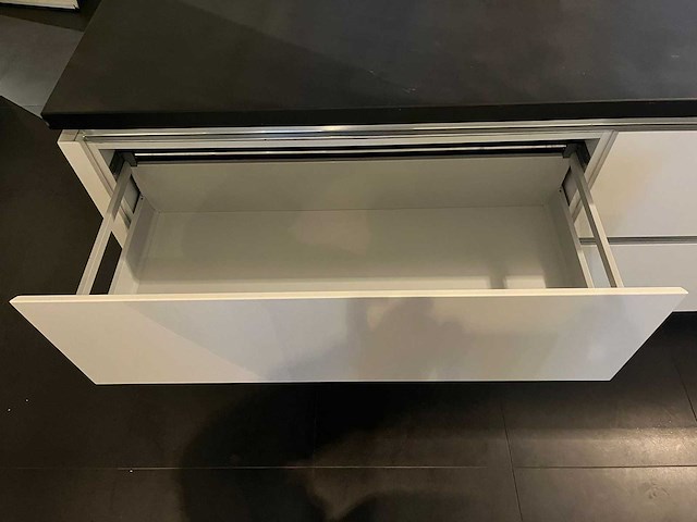 Keuken met bosch apparatuur - afbeelding 6 van  31