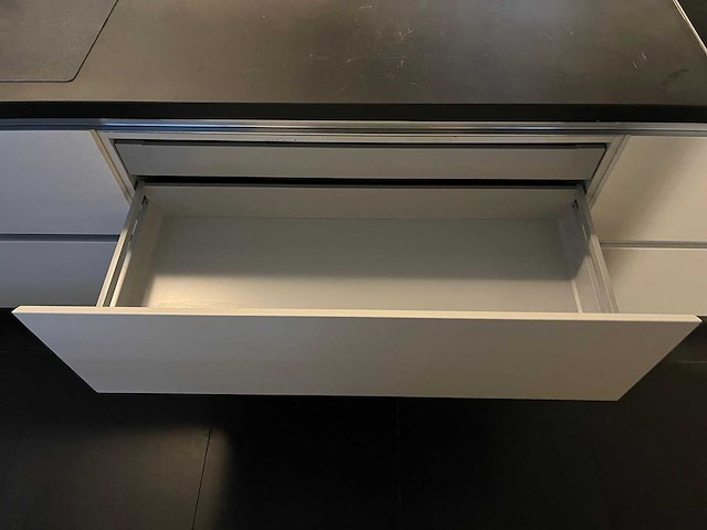 Keuken met bosch apparatuur - afbeelding 10 van  31