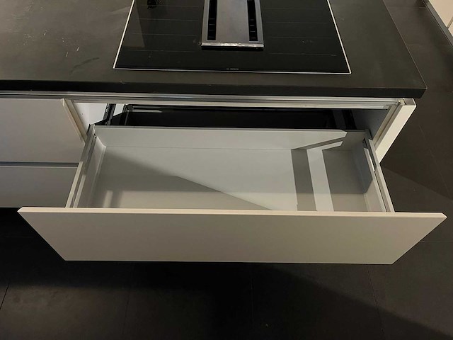 Keuken met bosch apparatuur - afbeelding 13 van  31