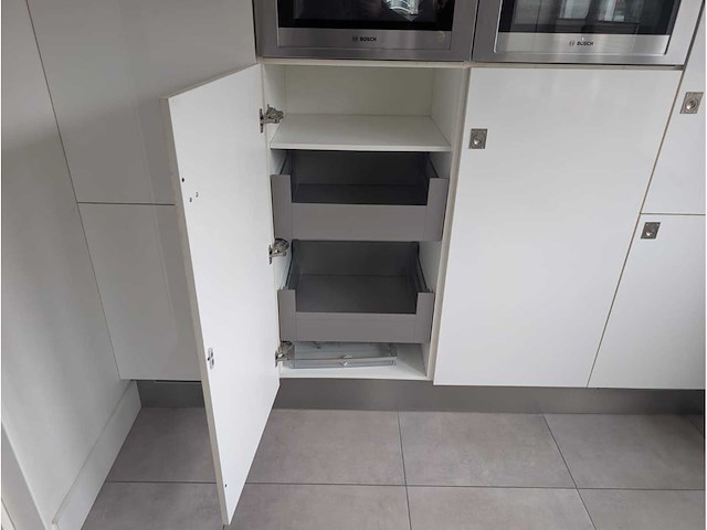 Keuken met bosch apparatuur - afbeelding 44 van  52
