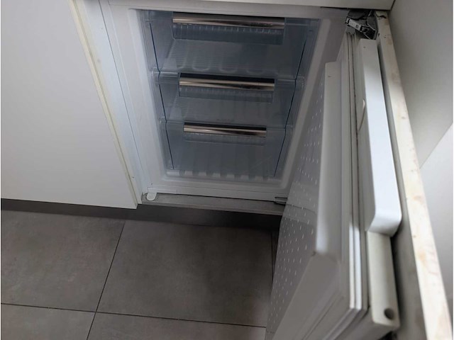 Keuken met bosch apparatuur - afbeelding 7 van  52