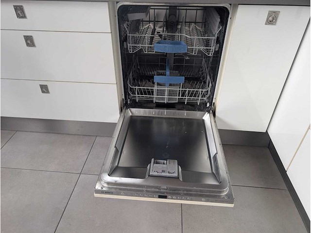 Keuken met bosch apparatuur - afbeelding 28 van  52